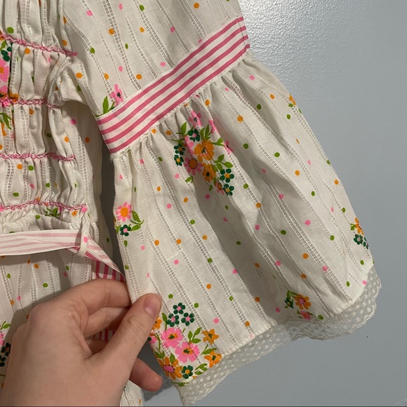 Vintage girls 70’s white frilly dress - Picture 4 of 7